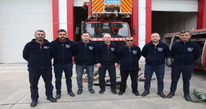 Tokatlı itfaiyeciler iki depremzedeyi kurtarmak için enkazda 20 saat çalıştı