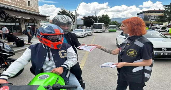 Tokatlı kadın motosikletçilerden “Trafikte biz de varız“ mesajı