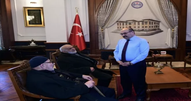 Trabzon’da 2 emekli, depremzedeler için maaşlarını AFAD’a bağışladı