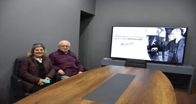 Trabzon’da emekli öğretmene öğrencilerinden videolu sürpriz
