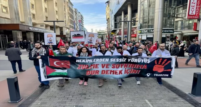 Trabzon’da hekimler “sessiz yürüyüş“ ile İsrail’i protesto etti