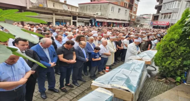 Trabzon’da kazada ölen 3 kişinin cenazeleri defnedildi