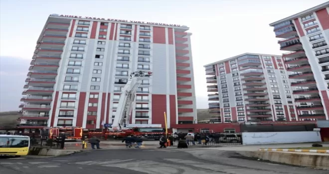 Trabzon'da öğrenci yurdunun çatısında çıkan yangın söndürüldü