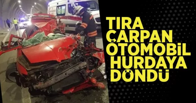 Trabzon’da tıra çarpan otomobil hurdaya döndü