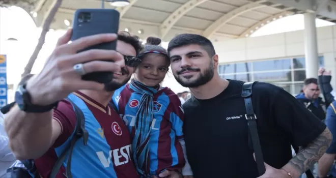 Trabzonspor kafilesi, Antalya'ya geldi