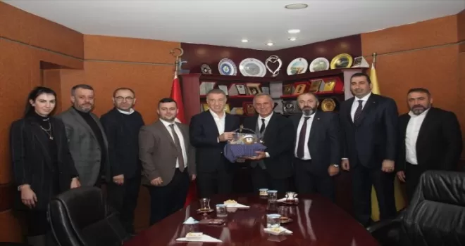 Trabzonspor Kulübü Başkanı Ahmet Ağaoğlu TTB'yi ziyaret etti