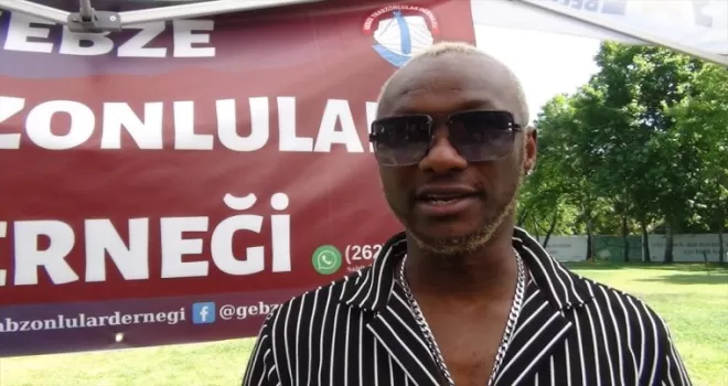 Trabzonspor’un eski yıldızı Yattara, Kocaeli’de çocuklarla top oynadı