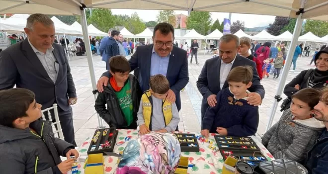 TÜBİTAK Başkanı Hasan Mandal Karabük'te bilim şenliğine katıldı
