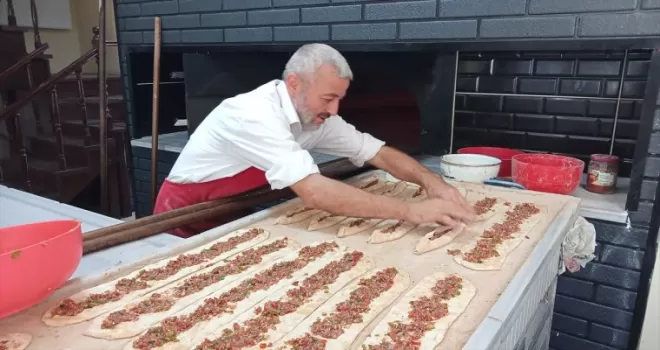 Turhal’da pide fırını sahibinden Mevlit Kandili dolayısıyla ücretsiz pide