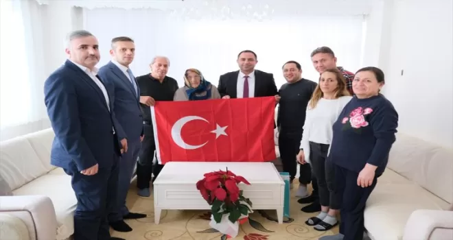 Turhal Kaymakamı Soğukoluk’tan 100 yaşındaki Pempe Karakaş’a ziyaret