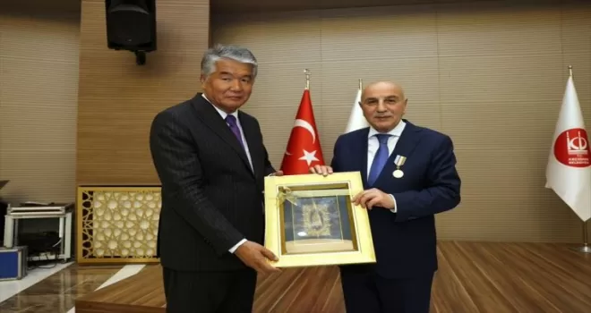 “Türk Cumhuriyetleri Geleneksel El Sanatları Sergisi“ ziyarete açıldı