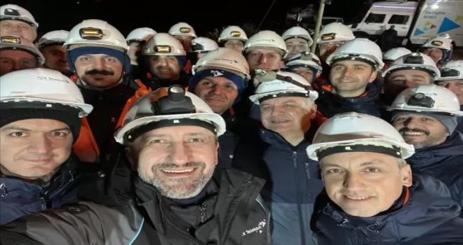 Türk Telekom Üst Yöneticisi Önal, yeni yıla saha çalışanlarıyla birlikte girdi