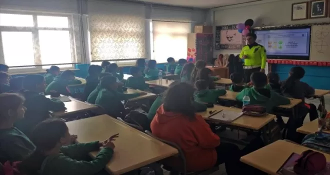 Türkeli’de öğrencilere trafik eğitimi verildi