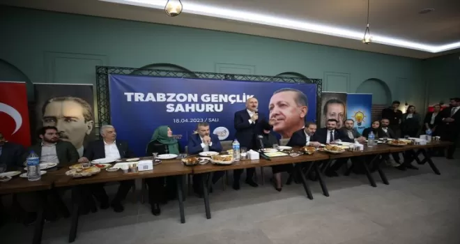 Ulaştırma ve Altyapı Bakanı Karaismailoğlu, gençlerle sahur programına katıldı: