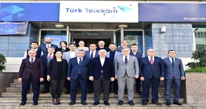 Ulaştırma ve Altyapı Bakanı Karaismailoğlu, Trabzon’da ziyaretlerde bulundu