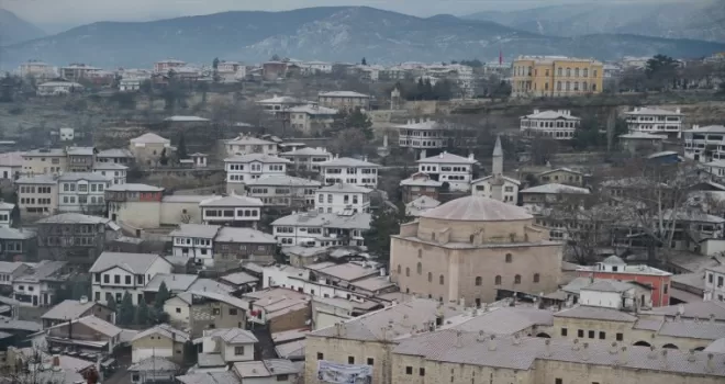 UNESCO kenti Safranbolu'nun tarihi yapıları karla kaplandı