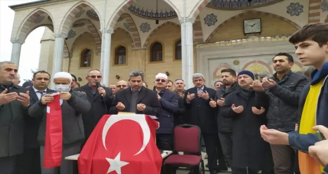 Vezirköprü'de Kur'an-ı Kerim'in yakılması protesto edildi