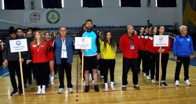 Voleybol Üniversiteler Arası Bölgesel Lig müsabakaları Artvin'de başladı