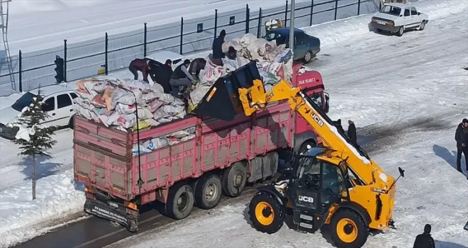 Yeşilyurt’tan Adıyaman’a yakacak ve ısıtıcı yardımı