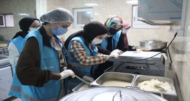 Yurtlarda tüketilmeyen yemekler ihtiyaç sahiplerinin sofrasına aş oluyor