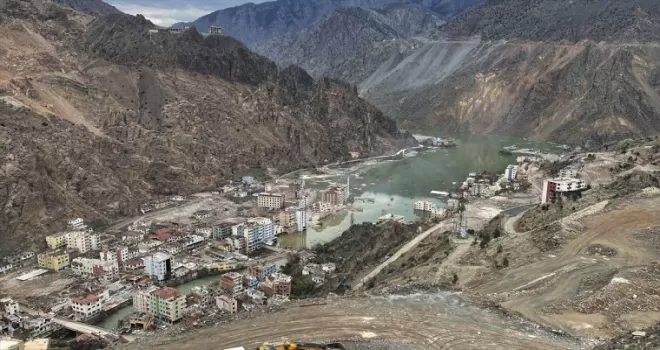 Yusufeli’nin eski ilçe merkezi baraj suları altında kalmaya başladı