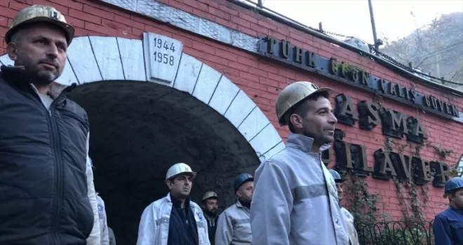 Zonguldak'ta maden işçileri Büyük Önder Atatürk'ü andı