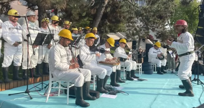 Zonguldak’ta “Madenci Korosu“ Türk Mutfağı Haftası’na özel konser verdi