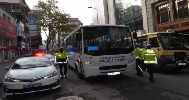 Zonguldak'ta polis ekiplerinden kent merkezinde trafik denetimi