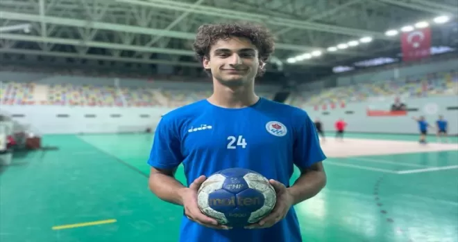 Zorlukların yıldıramadığı sporcu hentboldaki başarılarıyla göz dolduruyor