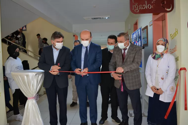 Okul içinde Felsefe Sokağı… 