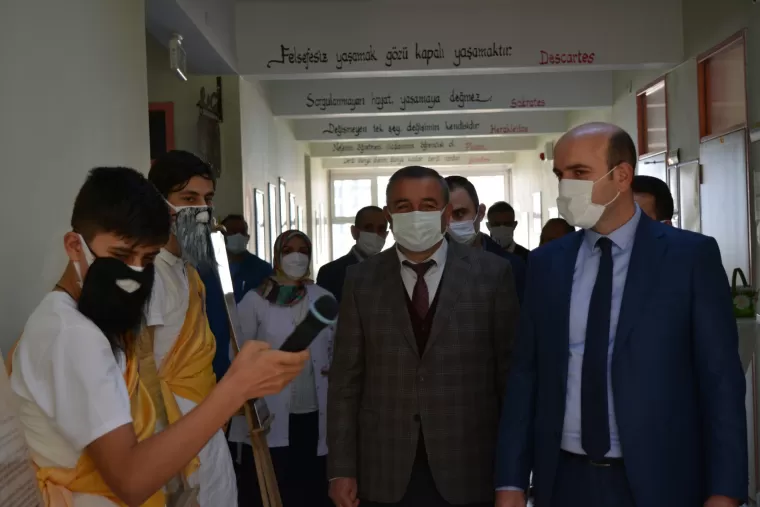Okul içinde Felsefe Sokağı… 