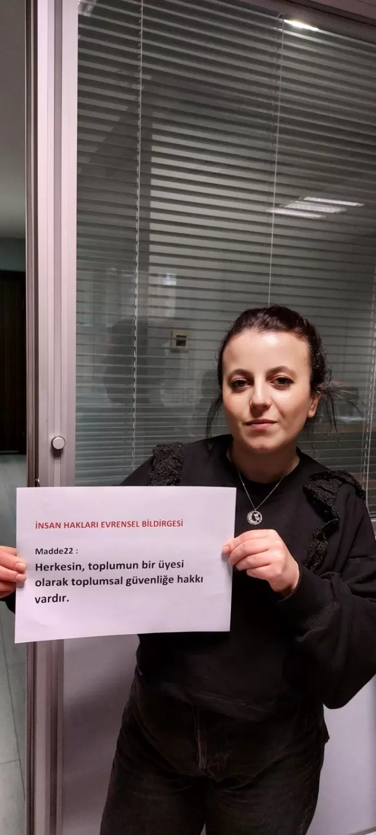 Her İnsan Özgür ve Eşit Doğar