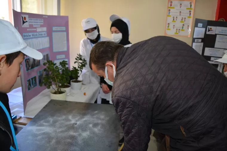 Genç bilim insanları Maden’de sergi açtı