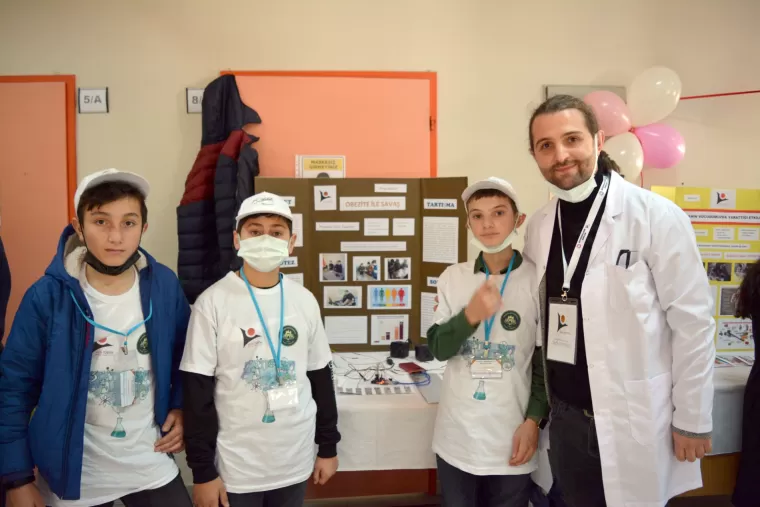 Genç bilim insanları Maden’de sergi açtı