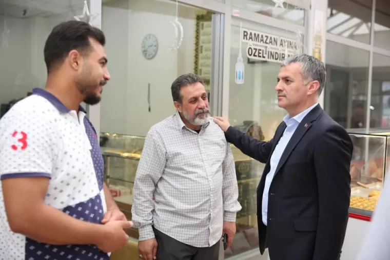BAŞKAN BIYIK VATANDAŞLA BAYRAMLAŞTI