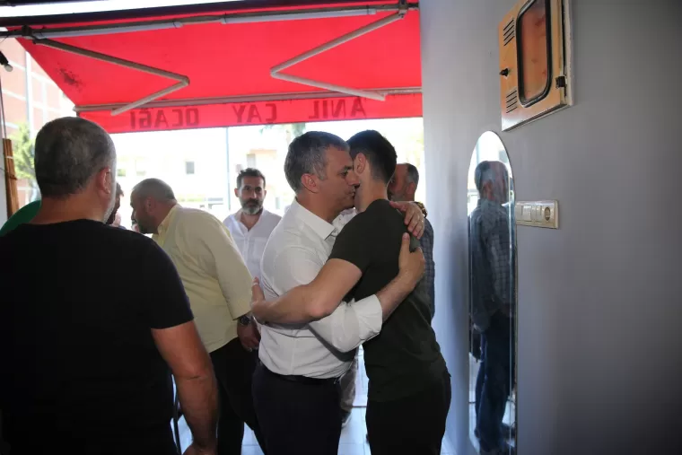 BAŞKAN BIYIK VATANDAŞLA BAYRAMLAŞTI