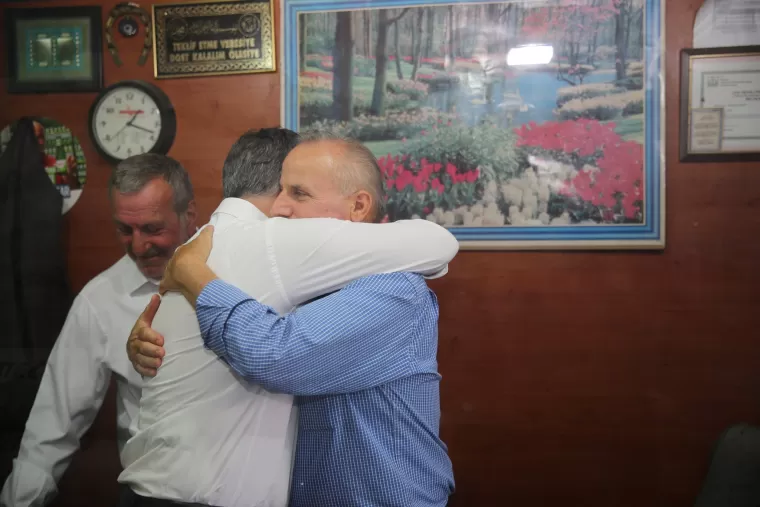BAŞKAN BIYIK VATANDAŞLA BAYRAMLAŞTI