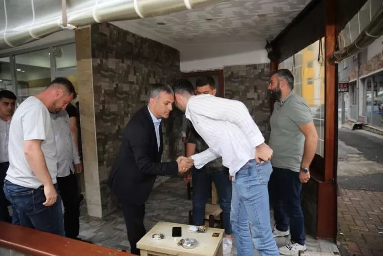 BAŞKAN BIYIK VATANDAŞLA BAYRAMLAŞTI