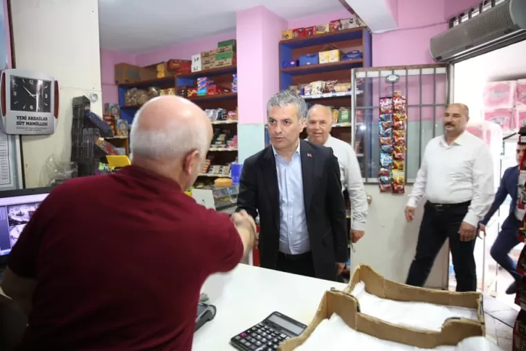 BAŞKAN BIYIK VATANDAŞLA BAYRAMLAŞTI