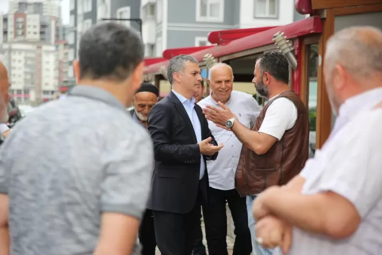 BAŞKAN BIYIK VATANDAŞLA BAYRAMLAŞTI