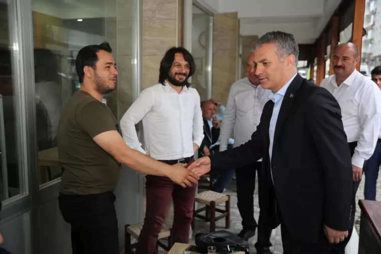 BAŞKAN BIYIK VATANDAŞLA BAYRAMLAŞTI