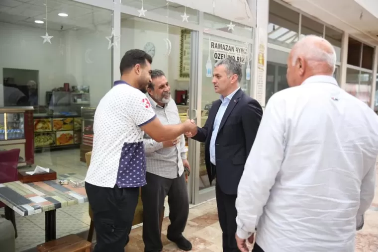 BAŞKAN BIYIK VATANDAŞLA BAYRAMLAŞTI