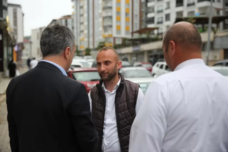 BAŞKAN BIYIK VATANDAŞLA BAYRAMLAŞTI