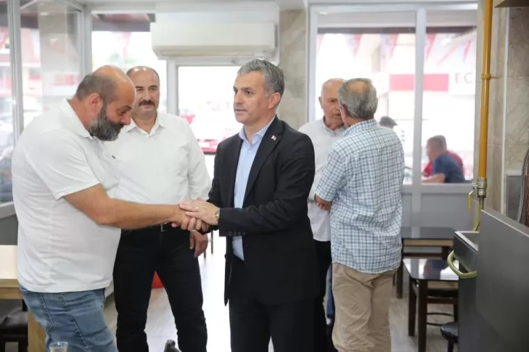 BAŞKAN BIYIK VATANDAŞLA BAYRAMLAŞTI
