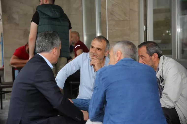 BAŞKAN BIYIK VATANDAŞLA BAYRAMLAŞTI