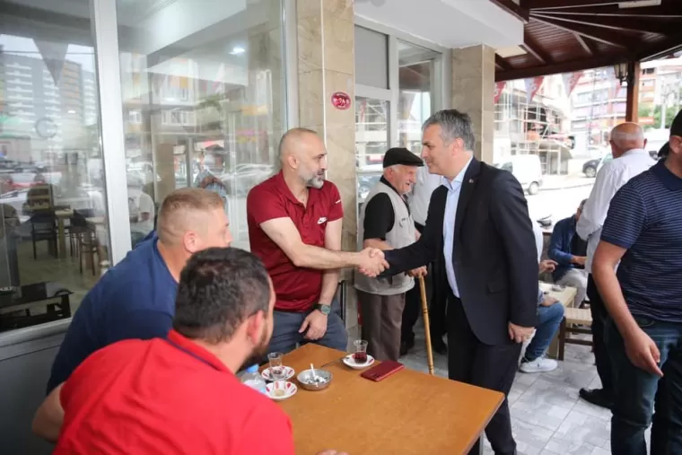 BAŞKAN BIYIK VATANDAŞLA BAYRAMLAŞTI