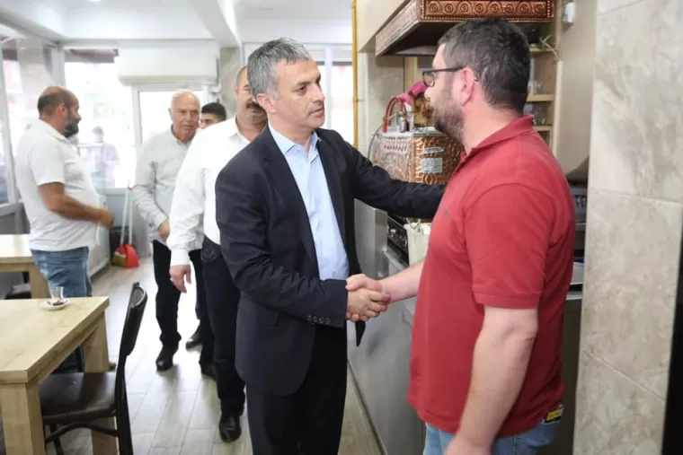 BAŞKAN BIYIK VATANDAŞLA BAYRAMLAŞTI