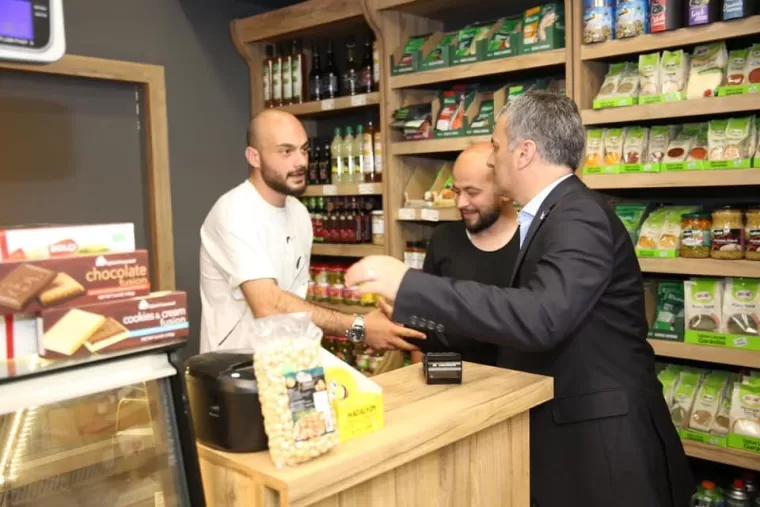 BAŞKAN BIYIK VATANDAŞLA BAYRAMLAŞTI
