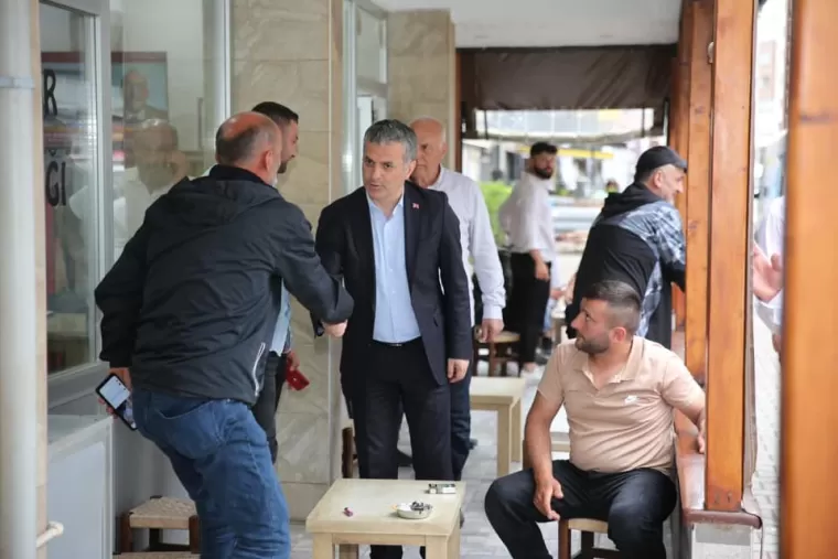 BAŞKAN BIYIK VATANDAŞLA BAYRAMLAŞTI