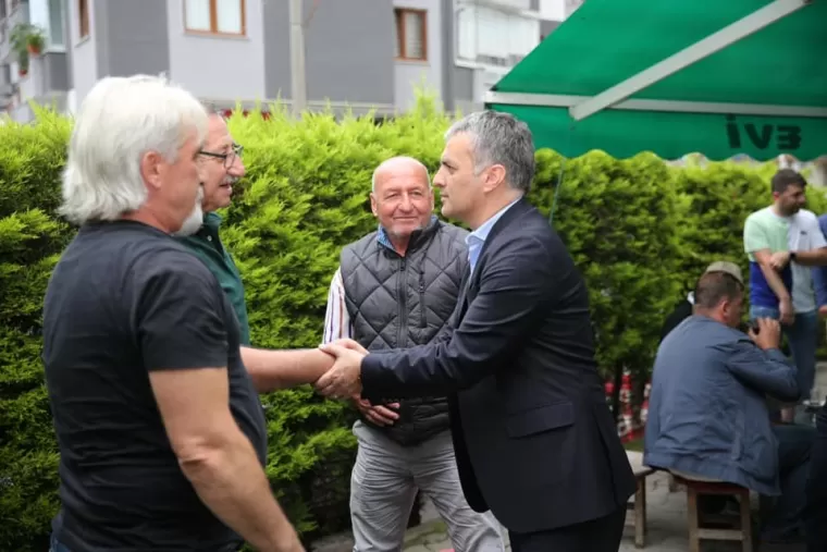 BAŞKAN BIYIK VATANDAŞLA BAYRAMLAŞTI